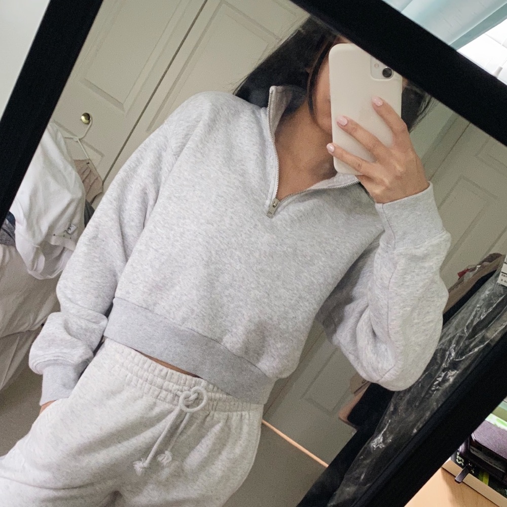 Aritzia | Cozy Fleece 1/4 Zip Sweatshirt